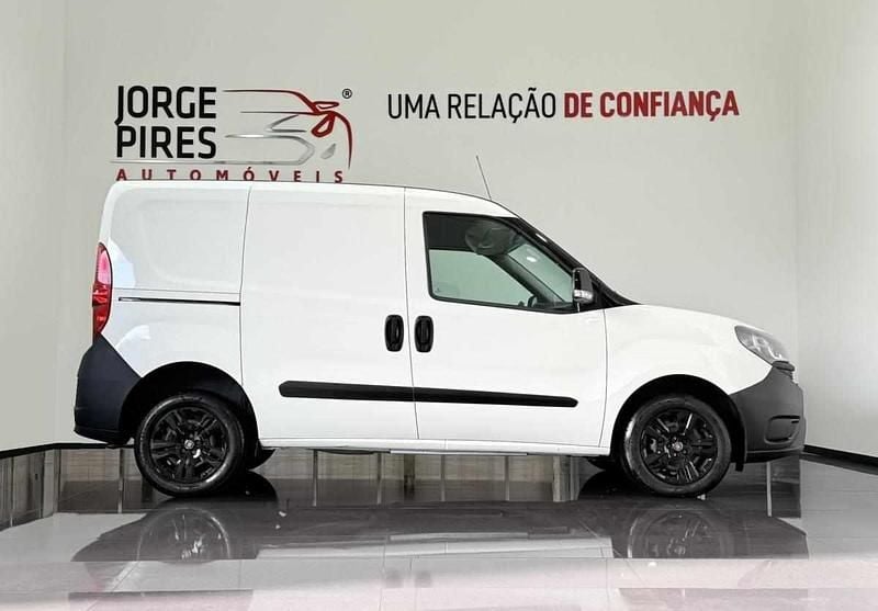 Usado Fiat Doblò 95 HP (69 kW) 2021 Branco Monovolume