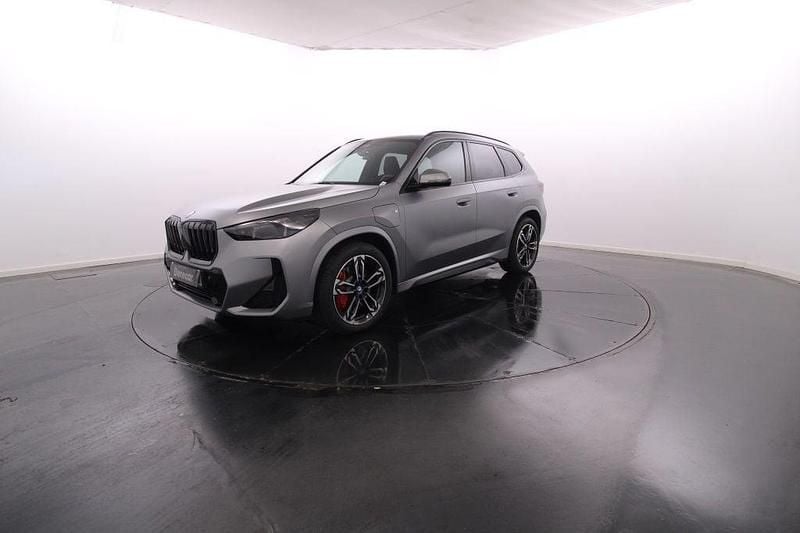 Cinza Novo 2025 BMW X1 SUV | € 66.500 - Imagem 1/4