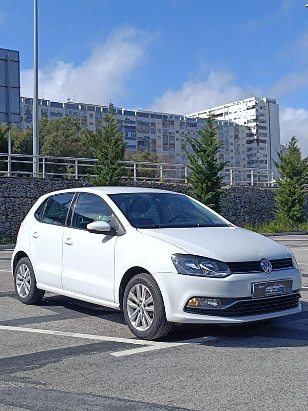 Branco Usado 2015 VW Polo | € 9.990 (Preço justo) - Imagem 1/4