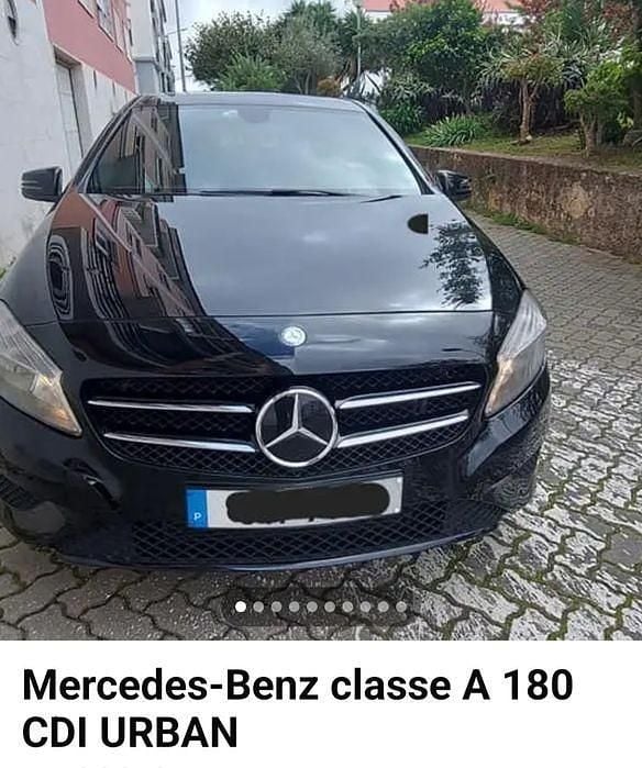 Usado Mercedes A180 Urban 109 HP (80 kW) 2014 Sedan