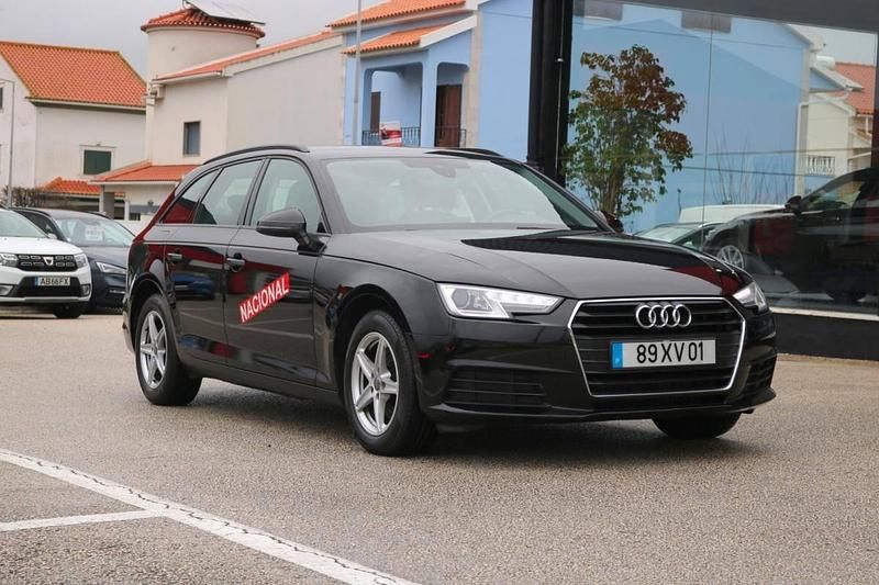 Usado Audi A4 150 HP (110 kW) 2019 Preto Carrinha