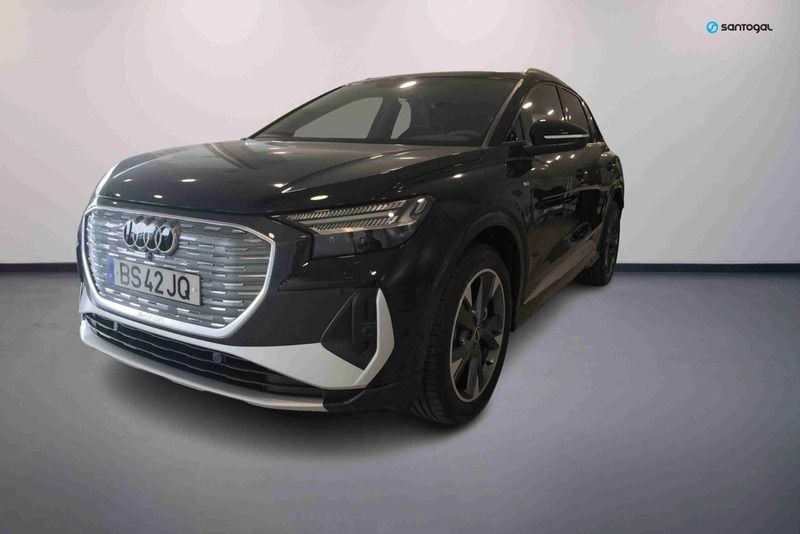 Usado Audi Q4 e-tron S-line plus 210 kW (286 HP) 2025 Cinzento SUV