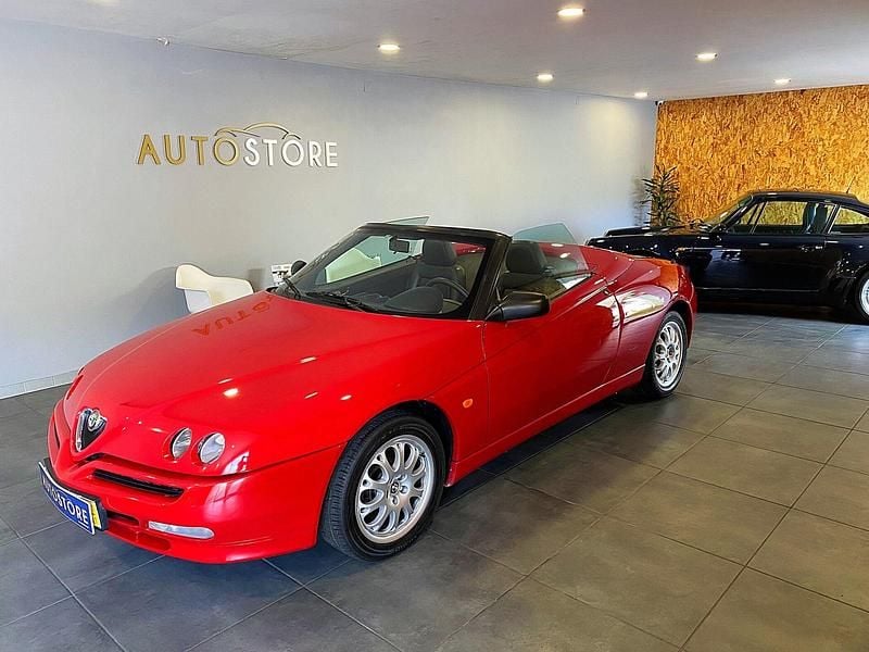 Usado Alfa Romeo Spider 144 HP (105 kW) 2001 Vermelho Cabrios