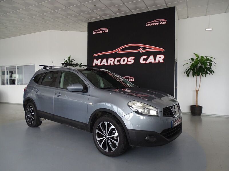 Cinzento Usado 2010 Nissan Qashqai Premium Edition SUV | € 12.700 - Imagem 1/4