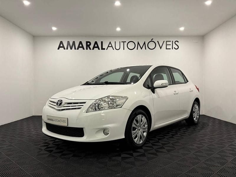 Branco Usado 2010 Toyota Auris | € 9.900 (Preço elevado) - Imagem 1/4