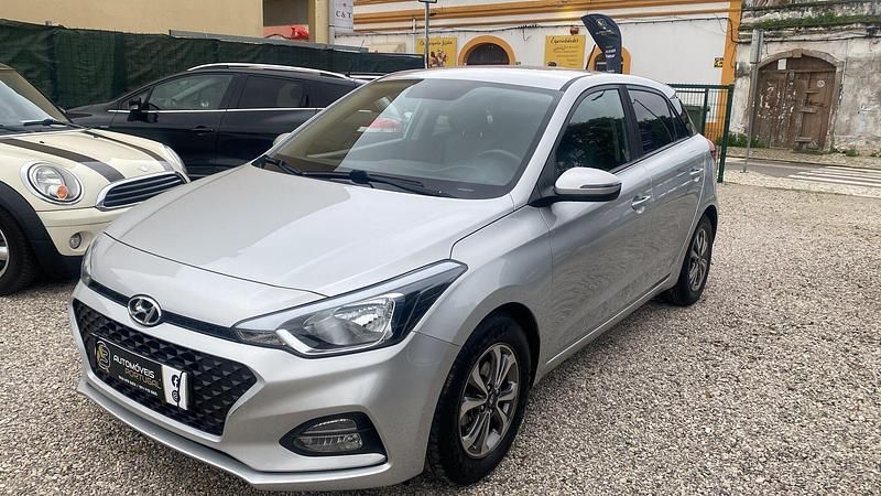 Cinza Usado 2019 Hyundai i20 Comfort Citadino | € 13.900 (Preço justo) - Imagem 1/4