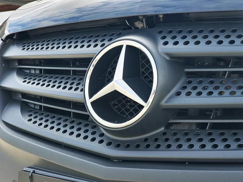 Usado Mercedes Vito 163 HP (119 kW) 2018 Preto Van