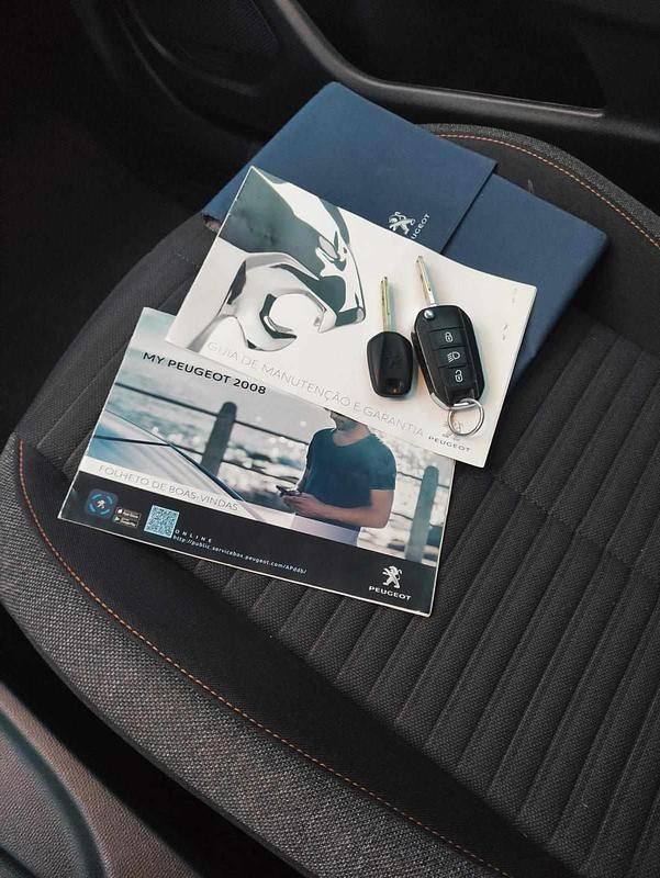 Vermelho Usado 2021 Peugeot 2008 Active SUV | € 16.900 (Preço justo) - Imagem 1/4