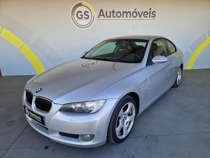 Cinza prata Usado 2009 BMW 320 Coupé | € 10.500 (Super Preço) - Imagem 1/4
