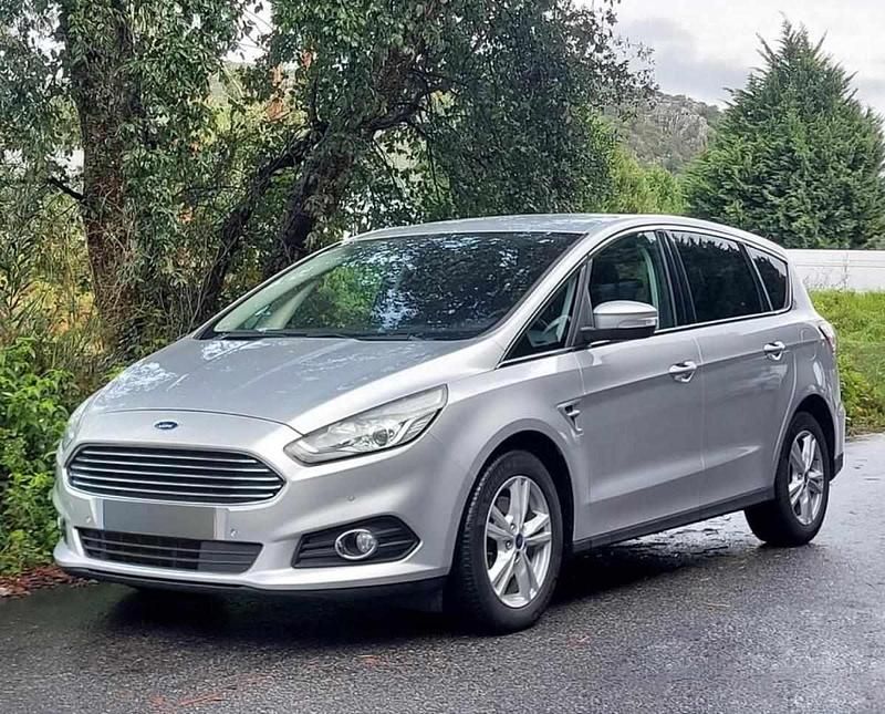 Usado Ford S-MAX Titanium 150 HP (110 kW) 2018 Cinza Monovolume