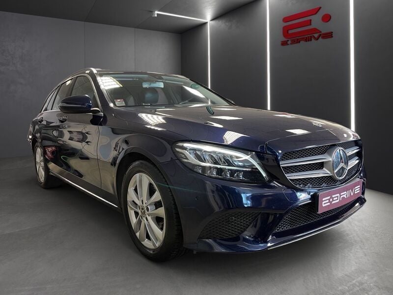 Usado Mercedes C220 Avantgarde 194 HP (142 kW) 2020 Azul Carrinha