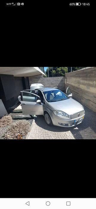 Usado 2009 Fiat Linea Sedan | € 2.800 - Imagem 1/4