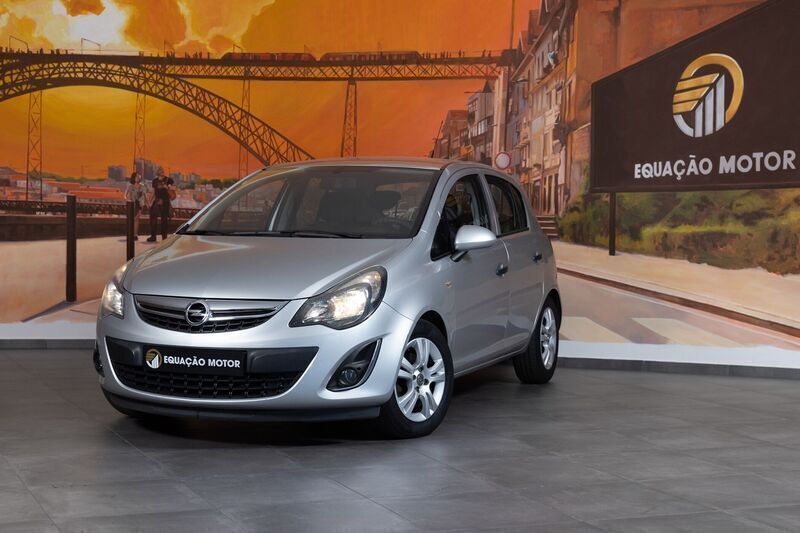 Cinza Usado 2014 Opel Corsa Enjoy | € 7.500 (Preço justo) - Imagem 1/4