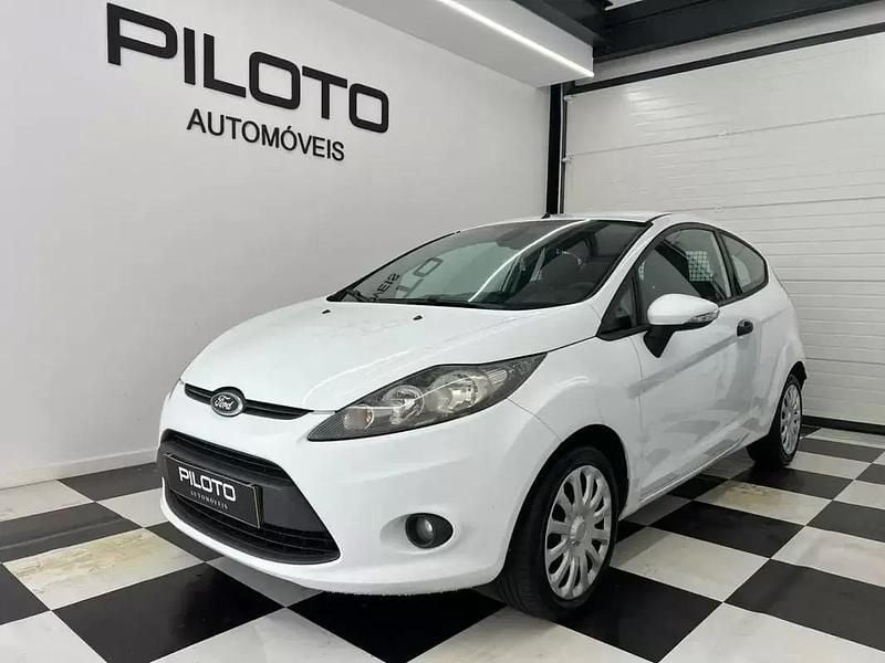 Branco Usado 2011 Ford Fiesta Trend Citadino | € 4.590 (Bom preço) - Imagem 1/4