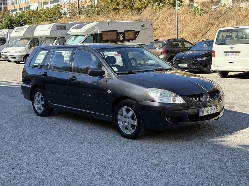 Preto Usado 2004 Mitsubishi Lancer Comfort Edition Carrinha | € 2.750 - Imagem 1/4