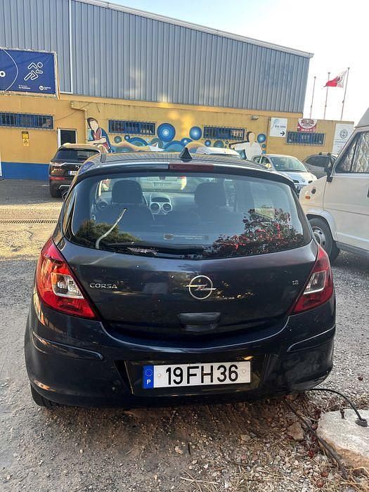 Usado 2009 Opel Corsa Sedan | € 4.000 (Bom preço) - Imagem 1/4