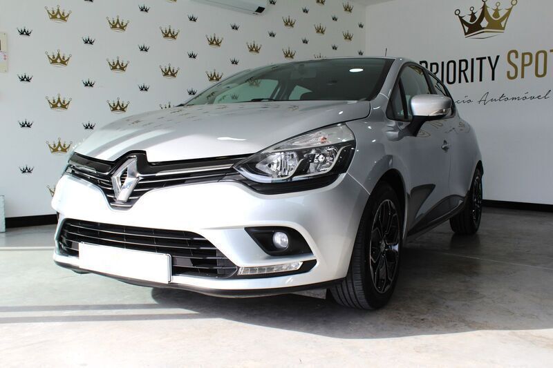 Cinza Usado 2018 Renault Clio IV LIMITED | € 12.500 (Preço justo) - Imagem 1/4