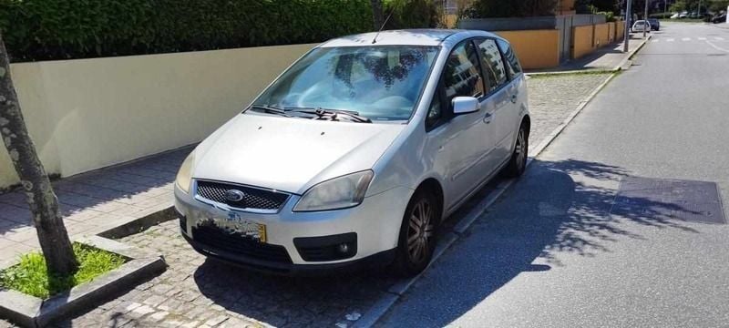 Cinzento Usado 2005 Ford Focus Citadino | € 2.750 (Bom preço) - Imagem 1/4