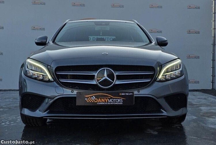 Cinza Usado 2019 Mercedes C300e Avantgarde | € 29.990 - Imagem 1/1