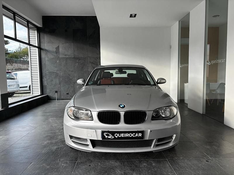 Cinza Usado 2008 BMW 120 Coupé Coupé | € 11.900 (Preço justo) - Imagem 1/4