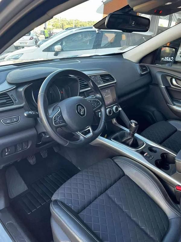 Usado Renault Kadjar Intens 115 HP (84 kW) 2020 Cinzento SUV