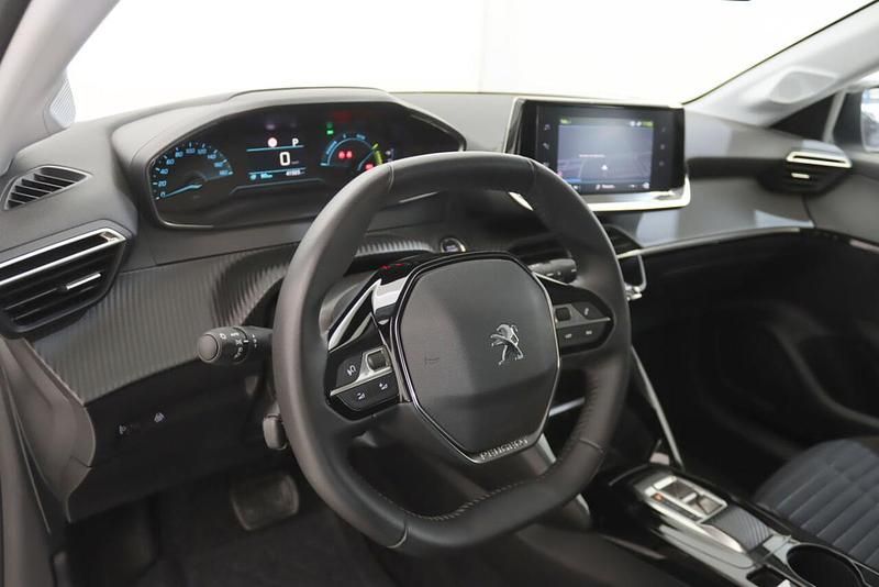 Usado Peugeot e-208 100 kW (136 HP) 2023 Branco Citadino