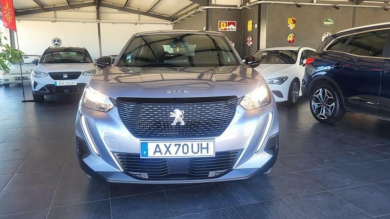 Cinza Usado 2023 Peugeot 2008 Active SUV | € 17.750 (Bom preço) - Imagem 1/4