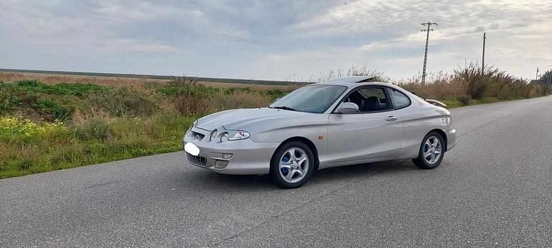 Cinzento Usado 2000 Hyundai Coupé Coupé | € 4.500 - Imagem 1/4
