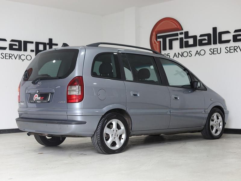 Usado Opel Zafira 100 HP (73 kW) 2004 Cinza Monovolume