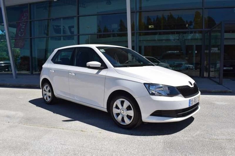 Branco Usado 2016 Skoda Fabia Active Citadino | € 11.250 (Preço justo) - Imagem 1/4