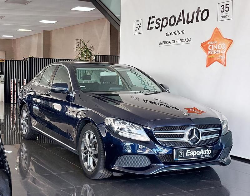 Azul Usado 2018 Mercedes C200 Avantgarde Sedan | € 20.500 - Imagem 1/4