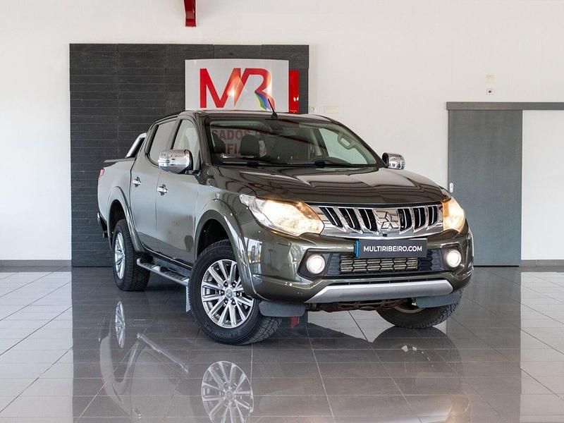 Verde Usado 2016 Mitsubishi L200 Instyle Pickup | € 29.750 - Imagem 1/3