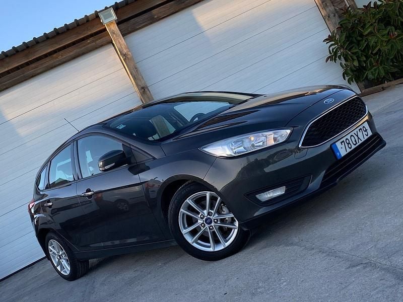 Usado Ford Focus Titanium 120 HP (88 kW) 2016 Preto Sedan