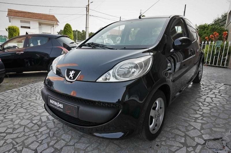 Preto Usado 2007 Peugeot 107 Citadino | € 4.990 (Preço justo) - Imagem 1/4