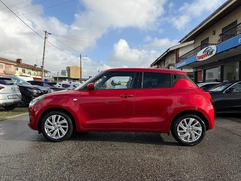 Usado Suzuki Swift GLX 83 HP (61 kW) 2023 Vermelho Citadino