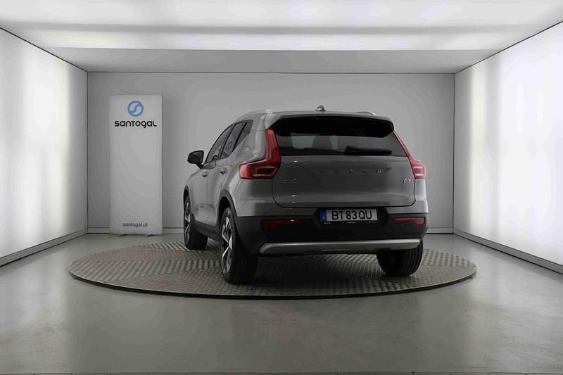 Usado Volvo XC40 Core 163 HP (119 kW) 2025 Cinzento SUV