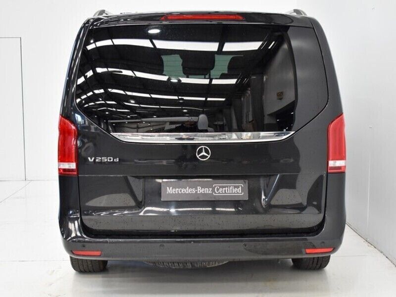 Usado Mercedes V250 Avantgarde 190 HP (139 kW) 2021 Preto Monovolume