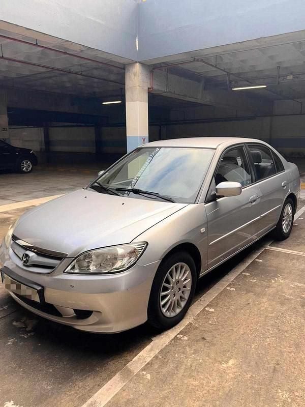 Usado Honda Civic 110 HP (80 kW) 2003 Cinzento Sedan