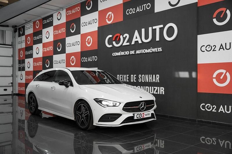 Branco Usado 2023 Mercedes CLA200 AMG line Carrinha | € 39.900 - Imagem 1/4