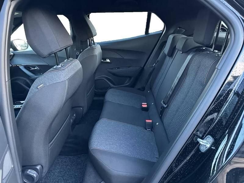 Usado Peugeot e-2008 Allure 100 kW (136 HP) 2022 Preto SUV
