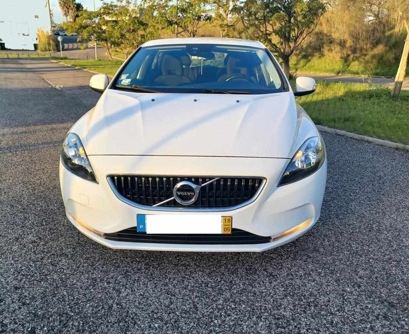 Branco Usado 2018 Volvo V40 Carrinha | € 17.100 (Bom preço) - Imagem 1/4