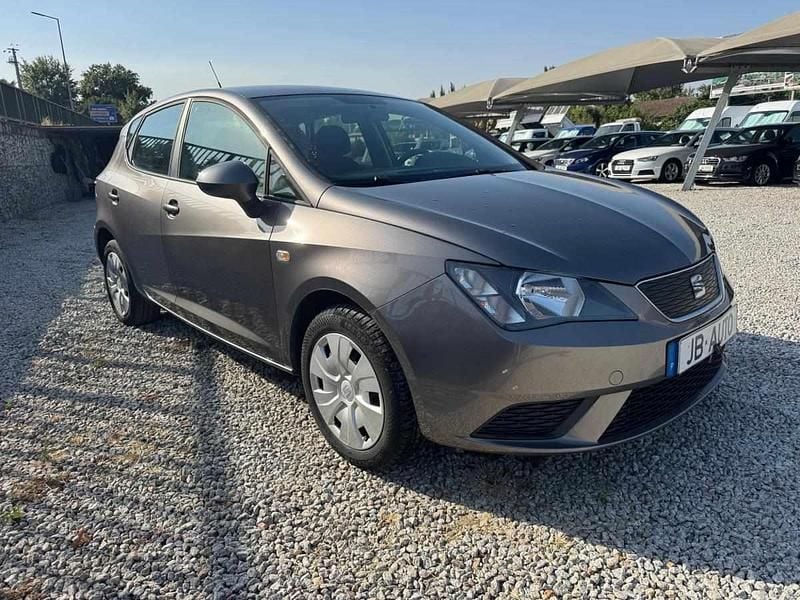 Usado Seat Ibiza Ecomotive 75 HP (55 kW) 2015 Cinzento