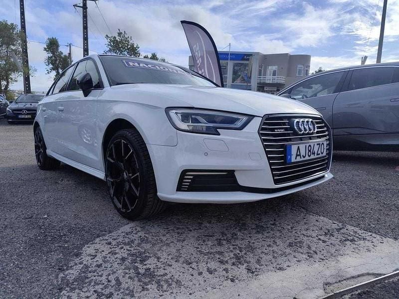Usado Audi A3 Sportback e-tron 204 HP (150 kW) 2021 Branco Citadino