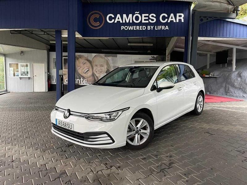 Branco Usado 2022 VW Golf VIII Life | € 21.590 (Preço justo) - Imagem 1/4