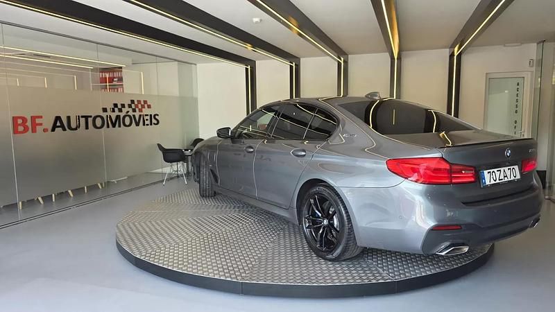 Usado BMW 530e iPerformance 252 HP (185 kW) 2019 Cinzento Sedan