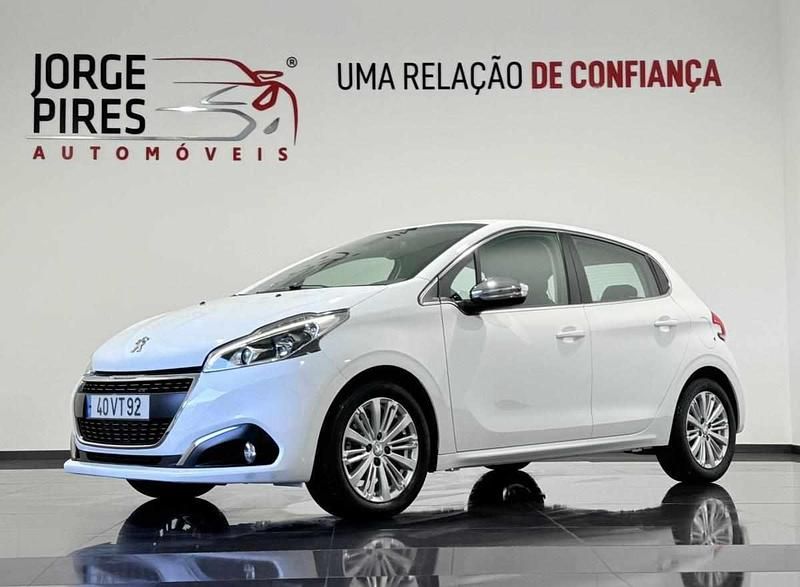 Branco Usado 2018 Peugeot 208 Citadino | € 13.990 (Caro) - Imagem 1/4