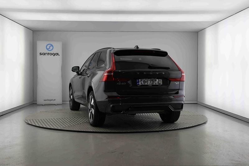Usado Volvo XC60 Plus 350 HP (257 kW) 2024 Cinzento SUV