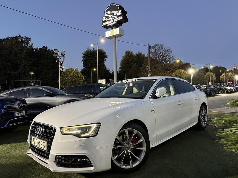 Branco Usado 2015 Audi A5 S-Line Coupé | € 23.750 (Preço justo) - Imagem 1/4