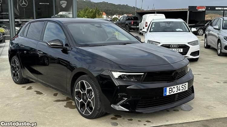 Usado Opel Astra 129 HP (94 kW) 2023 Preto