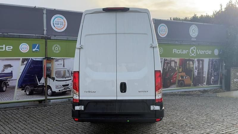 Novo Iveco Daily 180 HP (132 kW) 2026 Branco Sedan